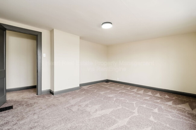 Building Photo - 1215 Sullivant Ave