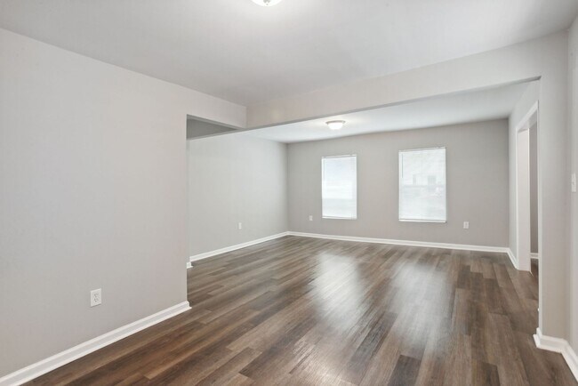 Building Photo - 3BR/2BA Downtown House Walking Distance to Forsyth Park and Daffin Park