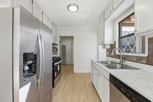 Building Photo - 26786 Clarkford St