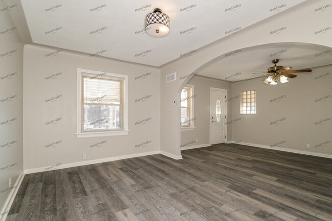 Building Photo - 180 Lemay Gardens Dr