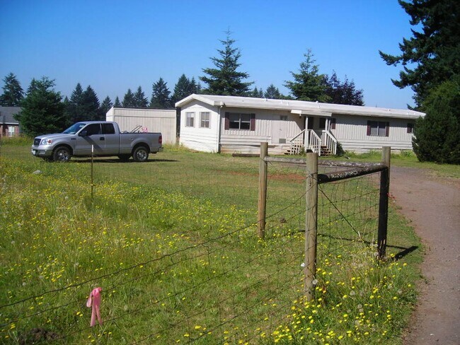 Building Photo - Three Bedroom Manufactured Home in Fern Pr...