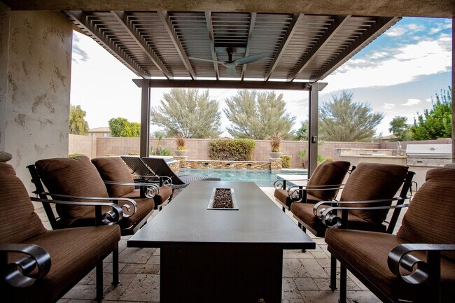 Building Photo - FURNISHED 3 BEDROOM IN CHANDLER!!