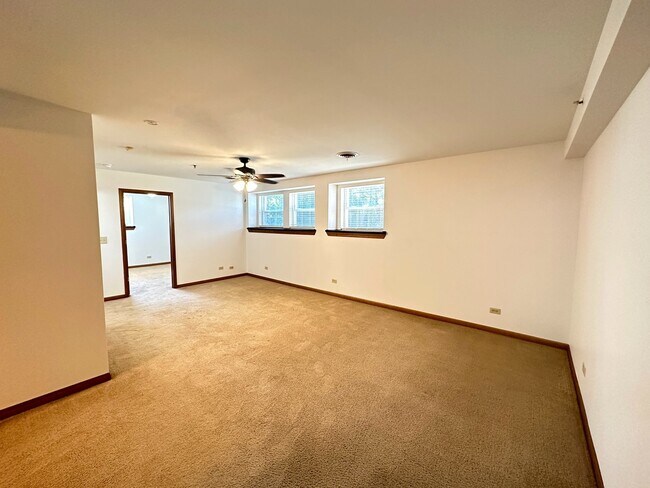 Building Photo - 730 N Seminary Ave