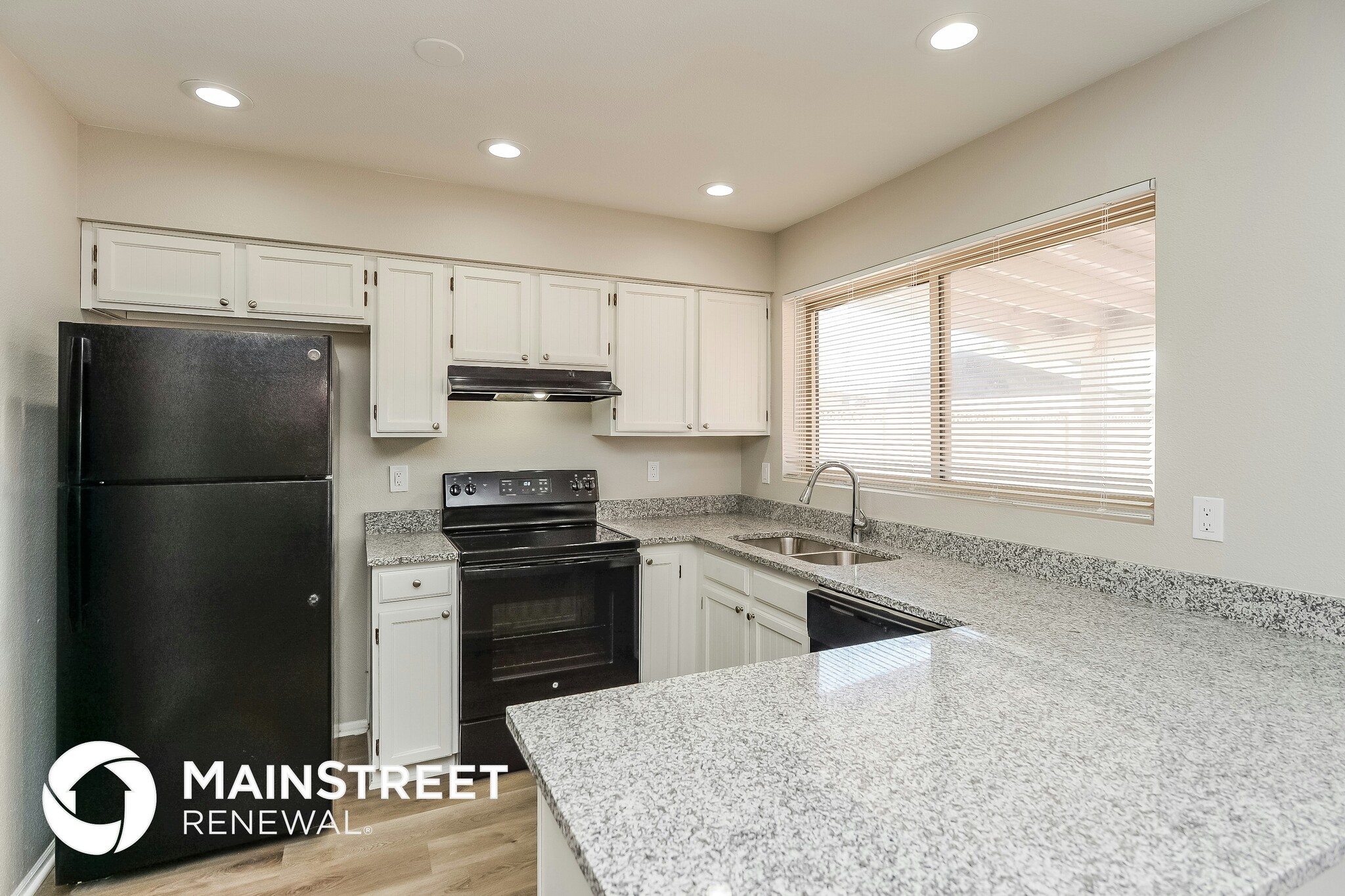 Building Photo - 2249 E Gable Ave