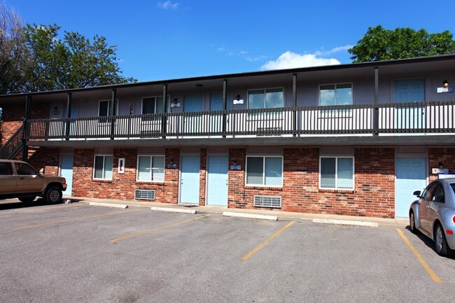 Building Photo - 2116 S Seneca St
