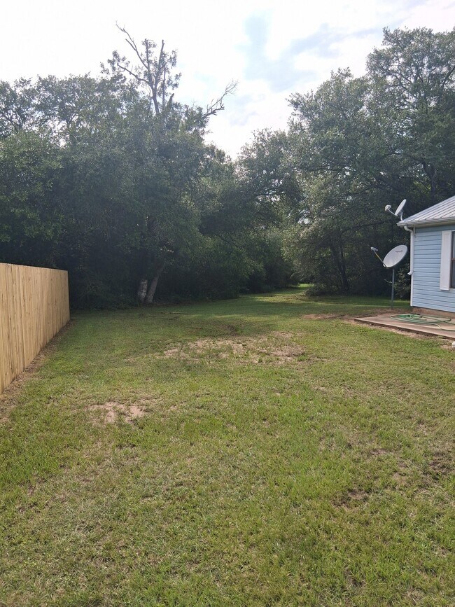 Building Photo - 1045 Buck Rd