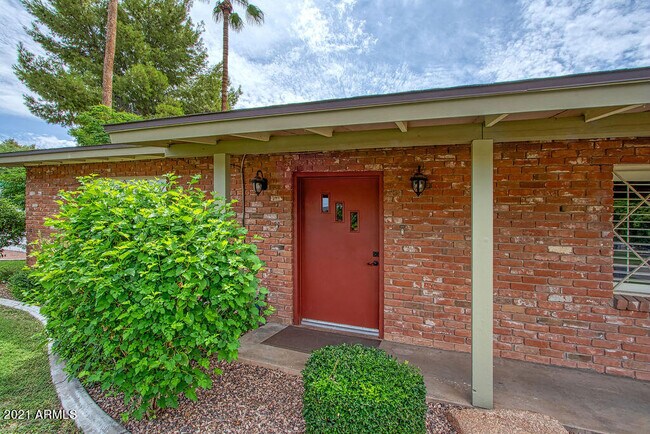 Building Photo - 5509 E Cheery Lynn Rd