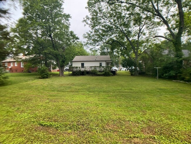 Building Photo - Adorable, Renovated Bungalow with Huge Yard and Deck!