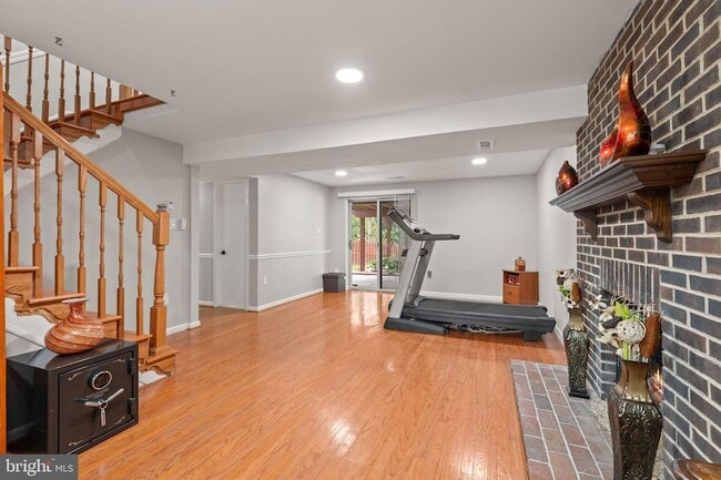 Building Photo - 5590 Neddleton Ave