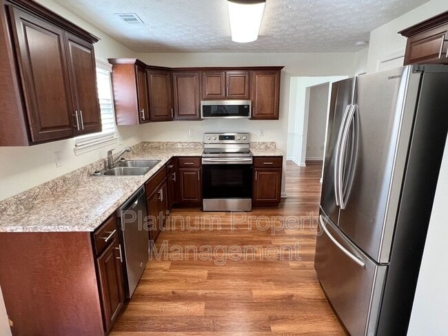 Building Photo - 1097 Yellow River Dr