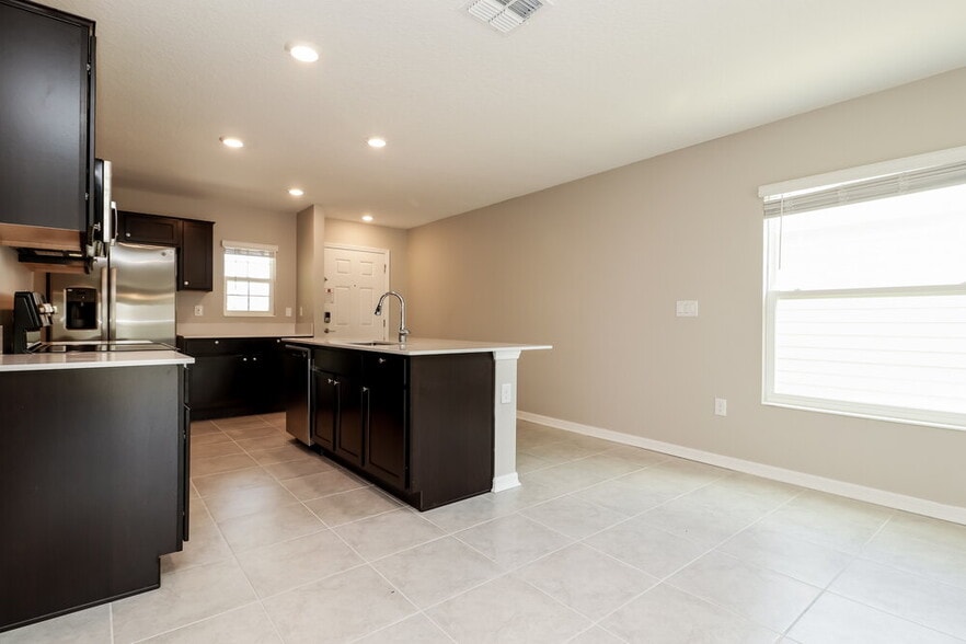 Building Photo - 4295 Sunny Creek Pl