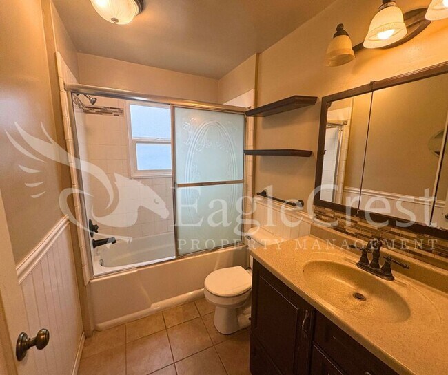 Building Photo - 127SW6