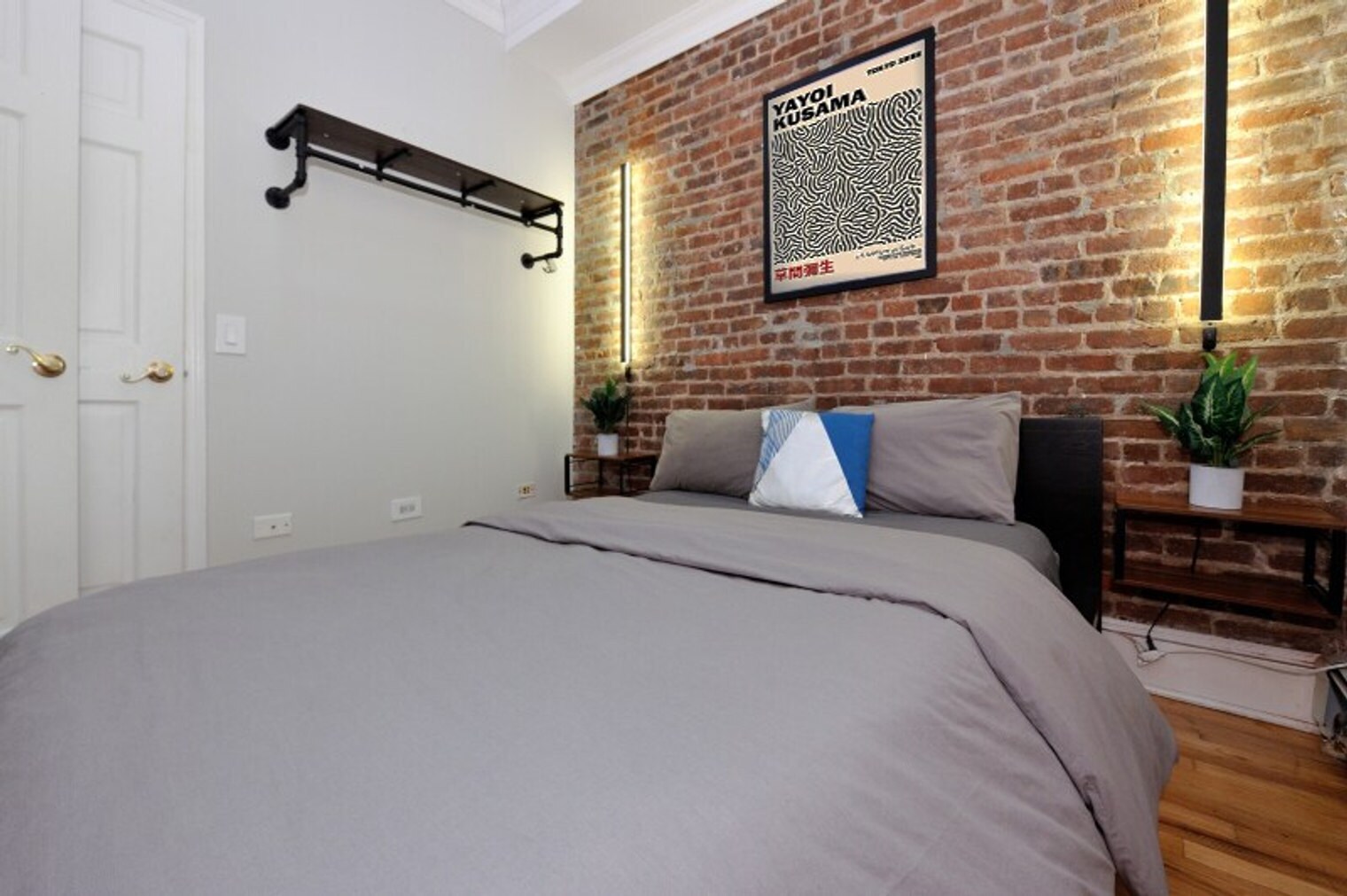 Building Photo - 468W W 47th St