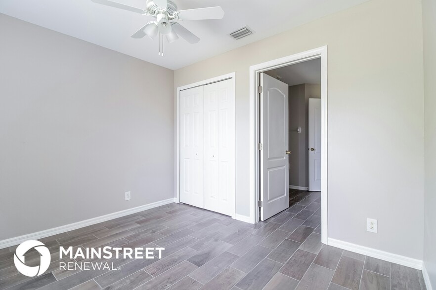 Building Photo - 3010 SW 11th Pl