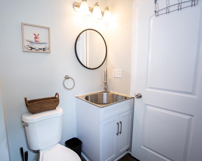 Building Photo - 111 Summit St