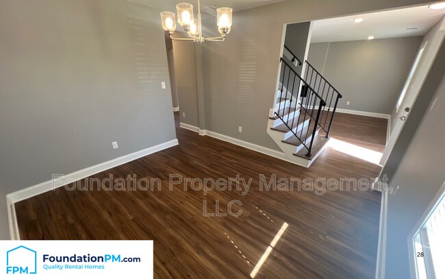 Building Photo - 9978 Messana St