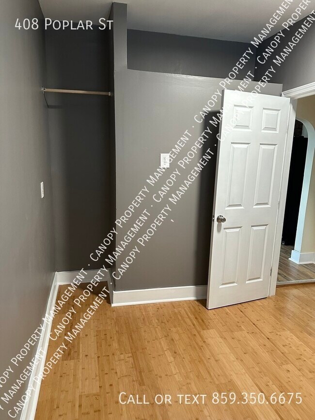 Building Photo - 408 Poplar St