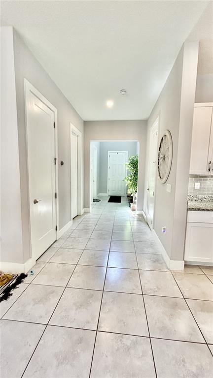 Building Photo - 1211 Arisha Dr