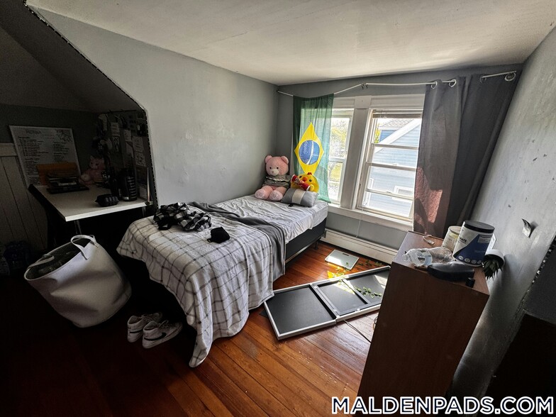Building Photo - 547 Highland Ave