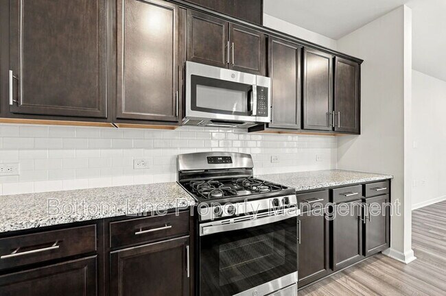 Building Photo - 5000 Arkose Dr