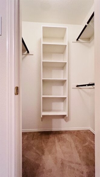 Building Photo - 818 Green Pond Dr