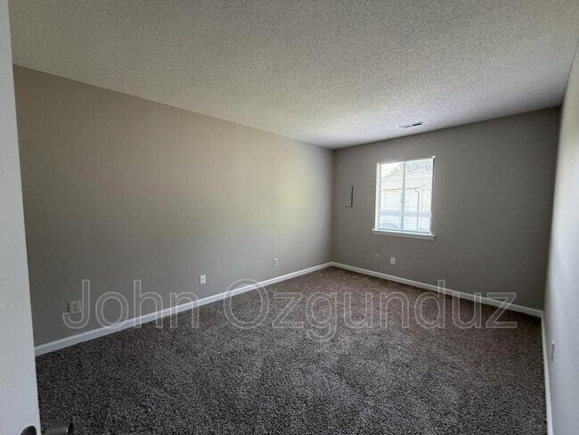 Building Photo - 2814 Rochelle St