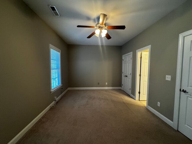 Building Photo - 46 Nandina Dr