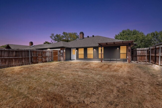 Building Photo - 3510 Amber Ave