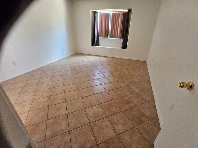 Building Photo - Clean THREE Bedroom Home For Rent