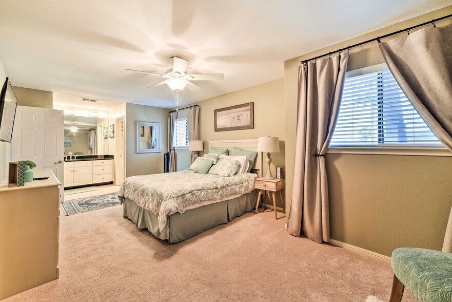 Building Photo - 15425 Fortuna Bay Dr