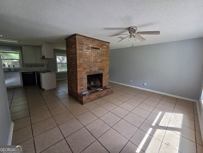 Building Photo - 504 Martha Dr