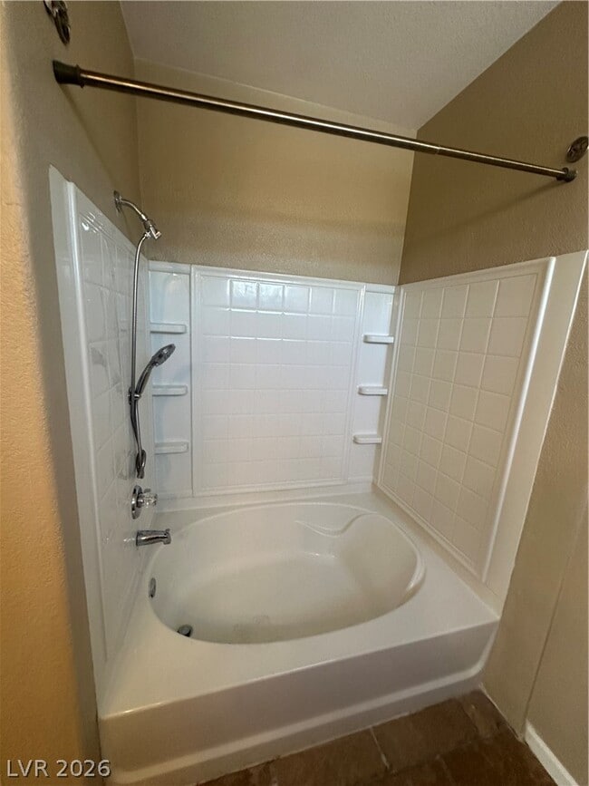 Building Photo - 10237 King Henry Ave