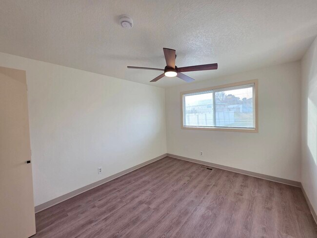 Building Photo - 1607 S Olson St