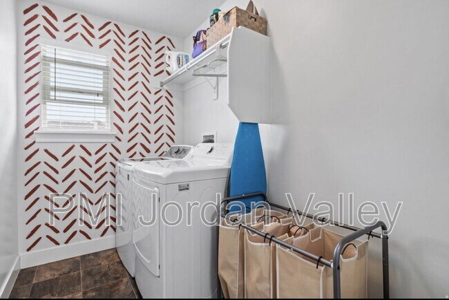 Building Photo - 4887 W White Pearl Ct