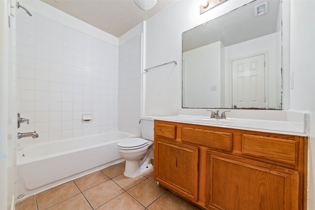 Building Photo - 3618 Windmill Village Dr