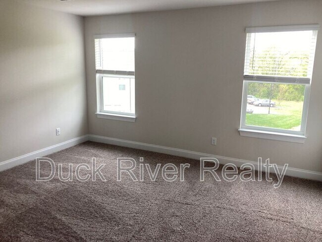 Building Photo - 922 Oak Rdg Ln