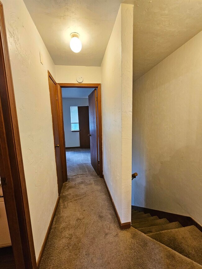 Building Photo - 196 Locke St