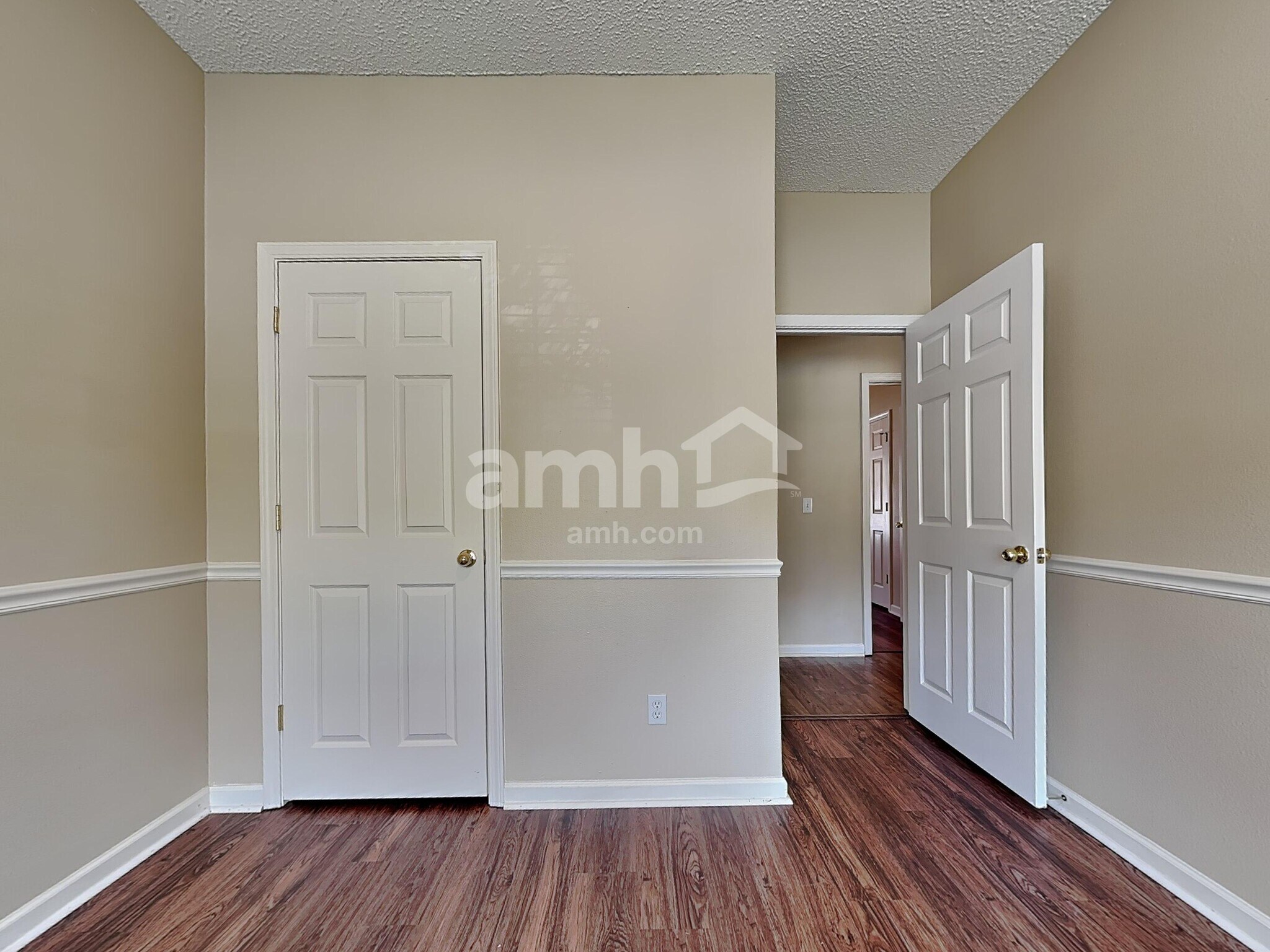 Building Photo - 525 Amsonia Cir