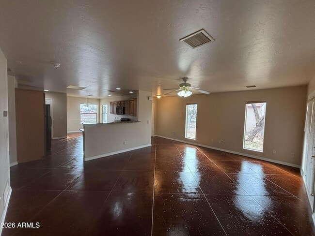 Building Photo - 5342 S San Pedro Ave