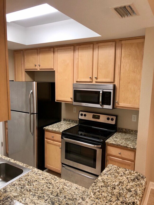 Building Photo - Residences at Cypress Preserve Beautiful1B...