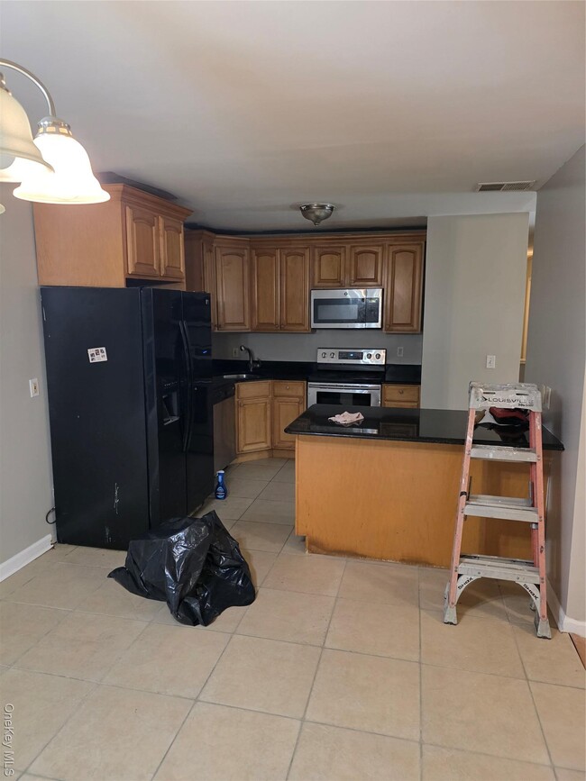 Building Photo - 22 Woodland St