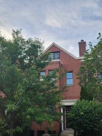 Building Photo - 1897 Admiral Ct