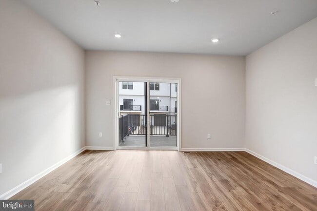 Building Photo - 721 Courier Ln