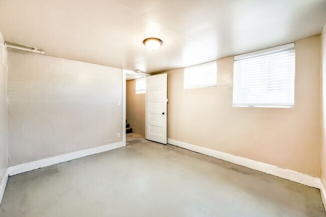 Building Photo - Binford