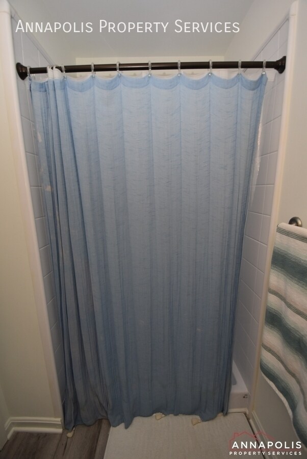 Building Photo - 2500 Symphony Ln