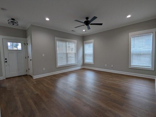 Building Photo - 568 Lowndes Hill Rd