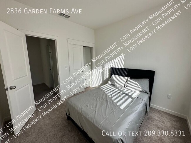 Building Photo - 2836 Garden Farms Ave