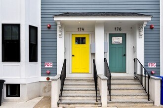 Building Photo - 174 W Seventh St