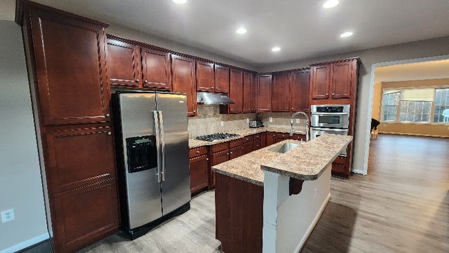 Building Photo - 25146 Harpenden Terrace