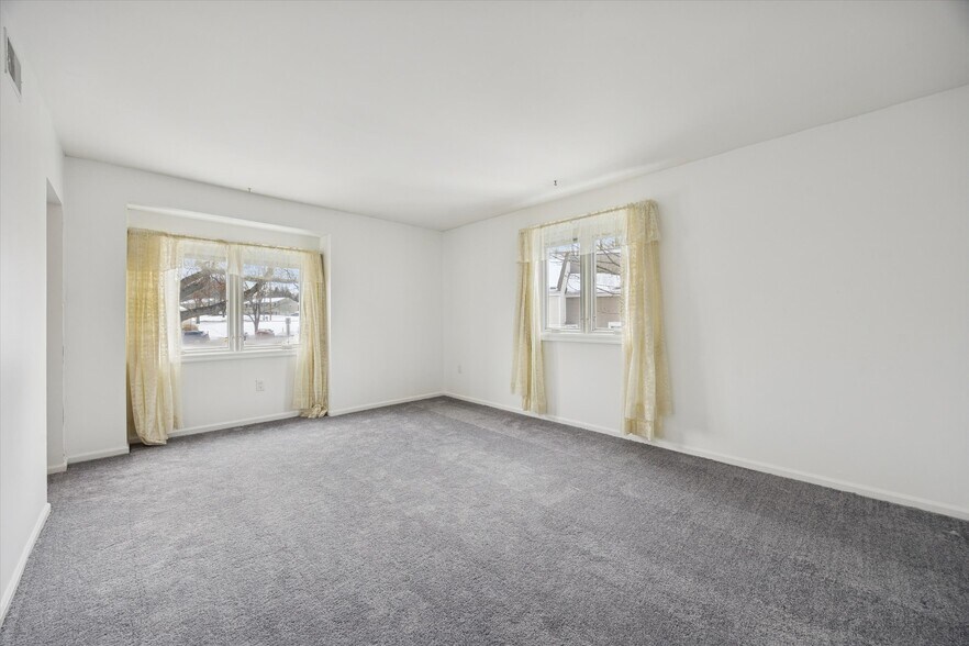 Building Photo - 113 Harvest Ln